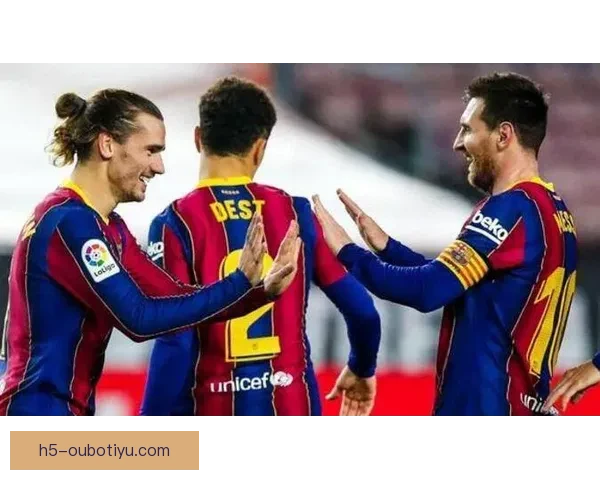 拉菲尼亚曝亚马尔熬夜维尼爱打扮