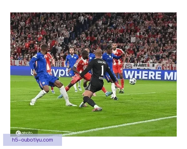 凯恩双响助拜仁队苦胜法兰克福