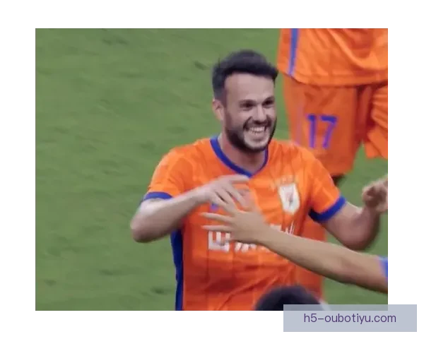 申花两球少人争议夜拉唐染红之