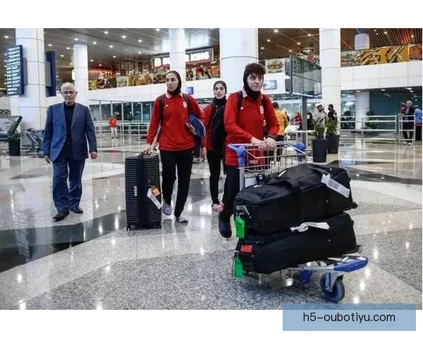 伊朗女足球员遭监听护照被扣家人受威胁 伊朗女足球员遭监听护照被扣家人受威胁