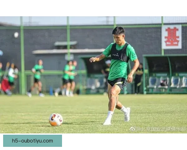 国安苏州完成最后一练 下午启程前往汉口